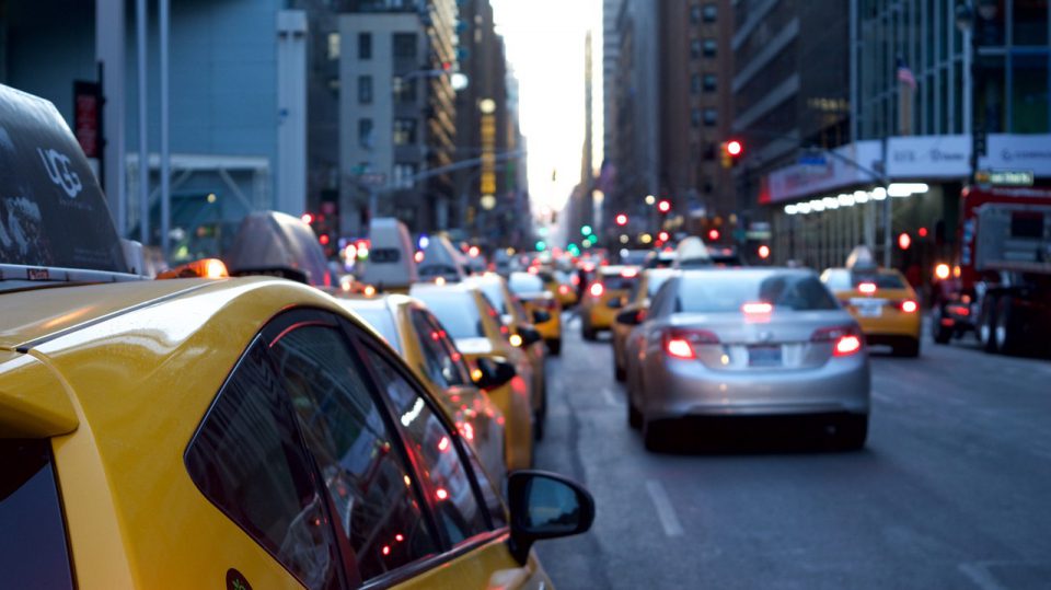 Auf den ersten Blick lassen sich die Hersteller heutiger Autos kaum auseinanderhalten