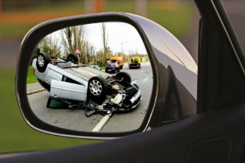 Bei einem Unfall mit dem Auto gibt es einiges zu beachten