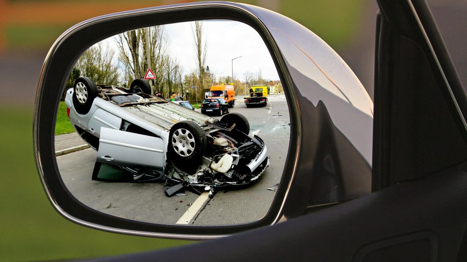 Bei einem Unfall mit dem Auto gibt es einiges zu beachten